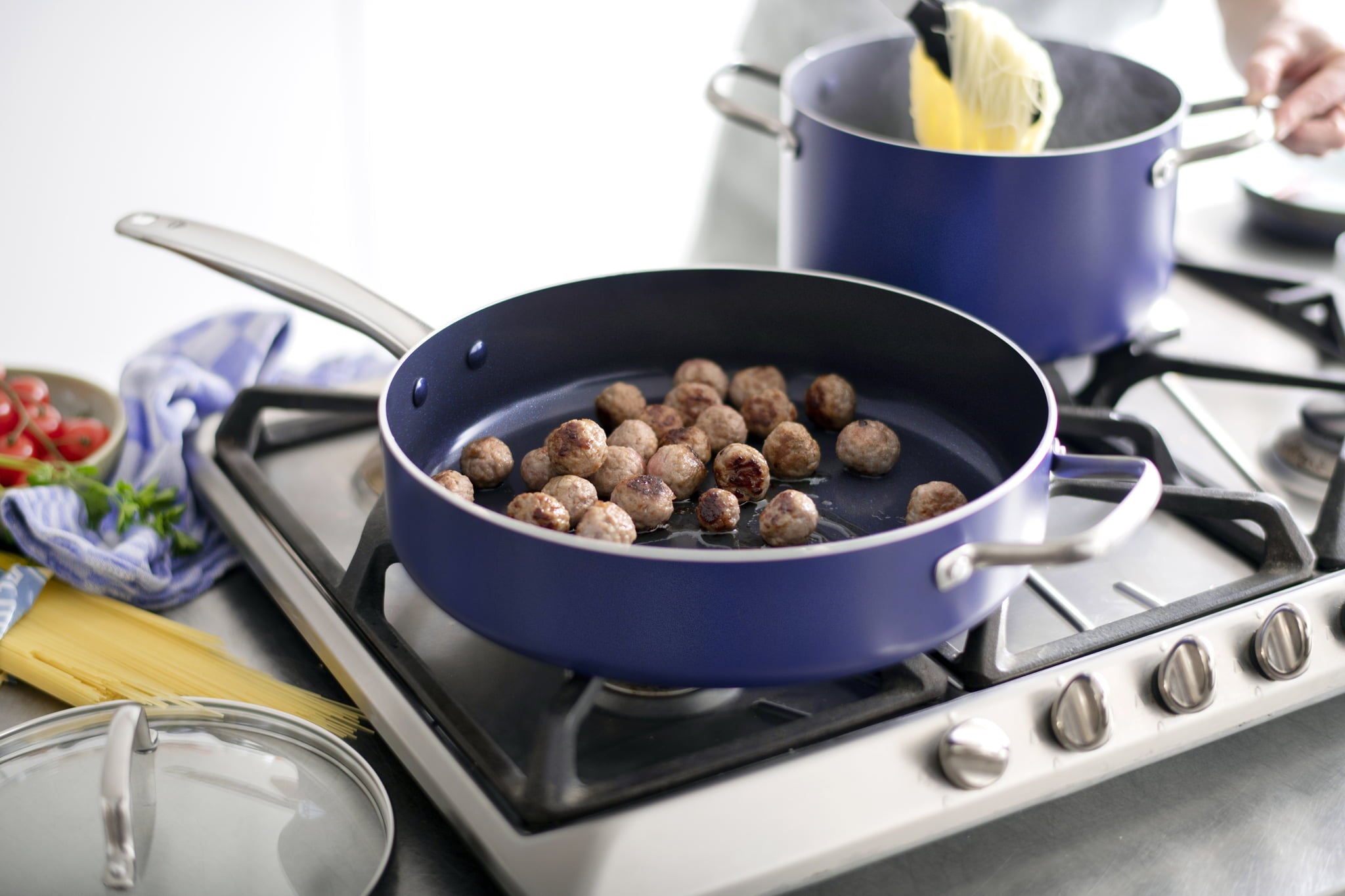 Blue Diamond 12-Piece Toxin-Free Ceramic Nonstick Pots and Pans Cookware Set, Dishwasher Safe